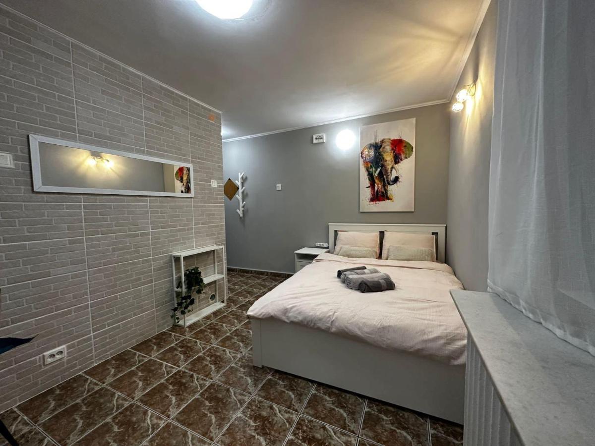 בוקרשט One Room Apartment Decebal מראה חיצוני תמונה
